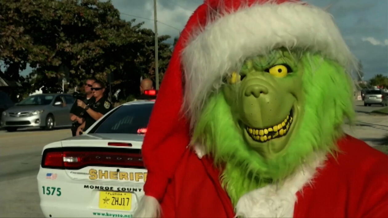 Grinch pomaga policjantom. Niezwykła akcja na święta